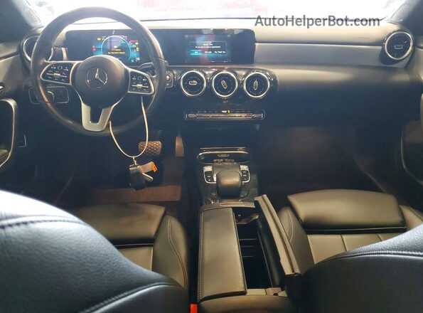 WDD3G4FB5KW020842 2019 MERCEDES-BENZ A-CLASS Black Vista del cuadro de instrumentos