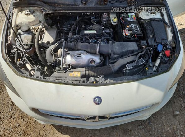 WDDSJ4EB0GN379916 2016 MERCEDES-BENZ CLA-CLASS White Widok komory silnika