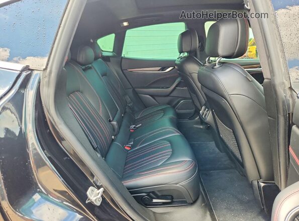 ZN661YUL1HX241268 2017 MASERATI LEVANTE Black ძრავის განყოფილების ხედი