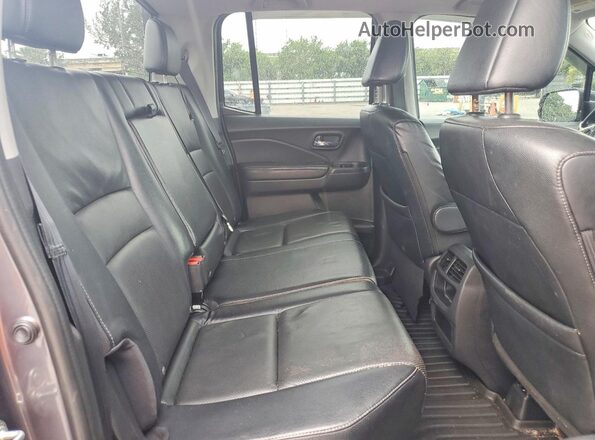5FPYK2F66JB002673 2018 HONDA RIDGELINE Gray Rear seats view