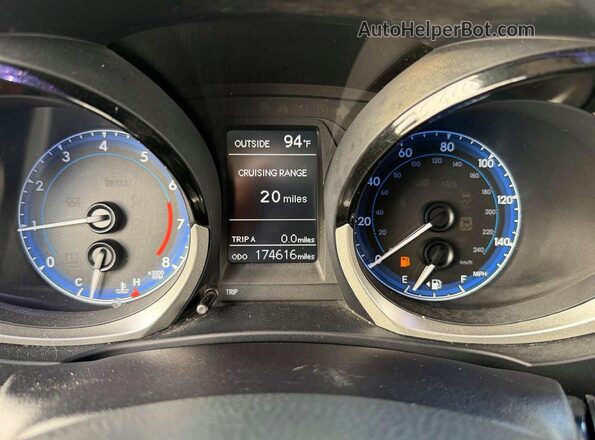 5YFBURHE8GP500618 2016 TOYOTA COROLLA White Սարքավորումների վահանակի տեսք