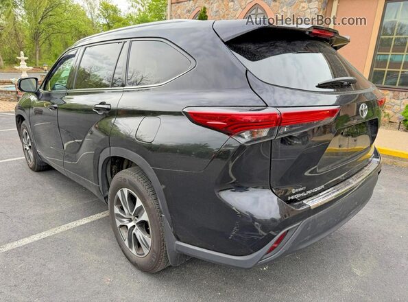 5TDGZRBH5NS591314 2022 TOYOTA HIGHLANDER Black 