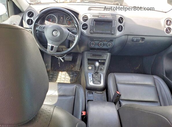 WVGAV7AX7GW564189 2016 VOLKSWAGEN TIGUAN White Vista del cuadro de instrumentos