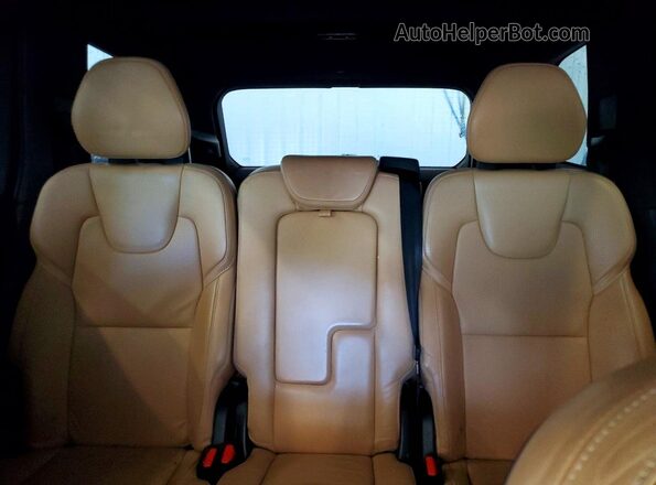 YV4A22PL1H1152463 2017 VOLVO XC90 White Widok wnętrza z tyłu