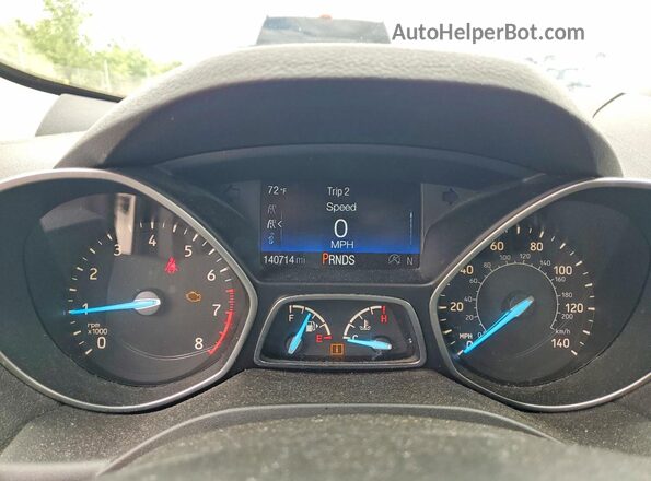 1FMCU9HD3JUA40947 2018 FORD ESCAPE Gold Widok tylnych siedzeń