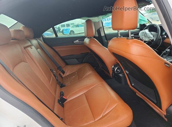 ZARFAEBN3H7535619 2017 ALFA ROMEO GIULIA White Vista interior trasera