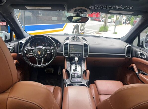 WP1AD2A21GLA79142 2016 PORSCHE CAYENNE White Հետևի նստատեղերի տեսք