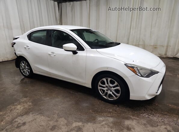 3MYDLBYVXJY311299 2018 TOYOTA YARIS White 