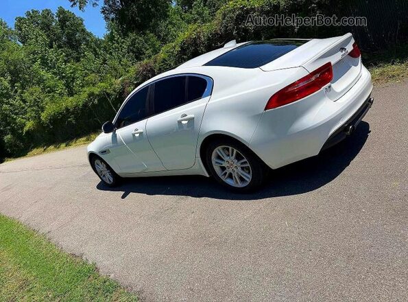 SAJAJ4FX4JCP25812 2018 JAGUAR XF White Front right