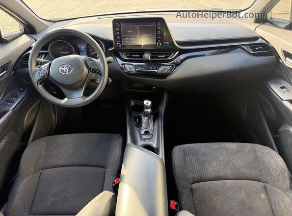 NMTKHMBXXKR067772 2019 TOYOTA C-HR Silver 