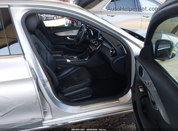 55SWF4JB0HU217219 2017 MERCEDES-BENZ C-CLASS Silver Vista interior delantera