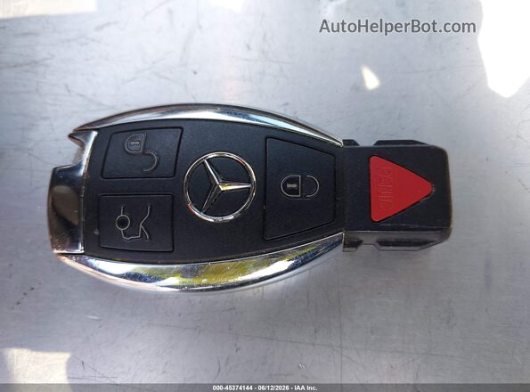 55SWF4JB1GU163623 2016 MERCEDES-BENZ C-CLASS Красный Вид панели приборов