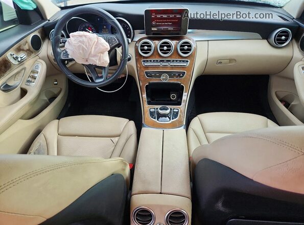 55SWF4JB1HU203099 2017 MERCEDES-BENZ C White Dashboard view