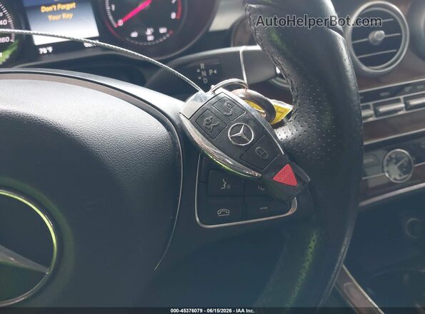 55SWF4JB1HU218296 2017 MERCEDES-BENZ C-CLASS Черный Вид панели приборов