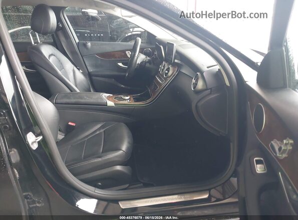 55SWF4JB1HU218296 2017 MERCEDES-BENZ C-CLASS Черный Вид салона спереди