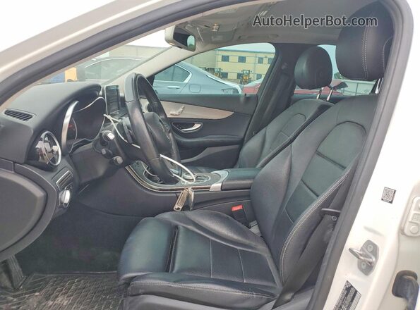 55SWF4JB1JU264295 2018 MERCEDES-BENZ C White Vista interior delantera