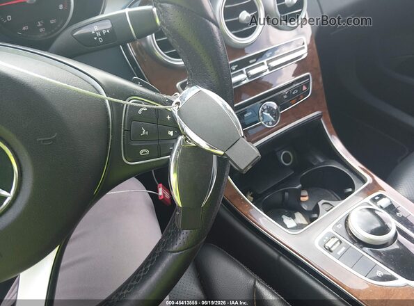 55SWF4JB2HU220459 2017 MERCEDES-BENZ C-CLASS Black Dashboard view