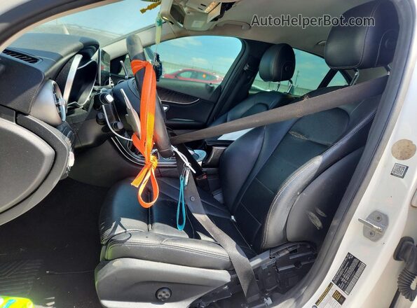 55SWF4JB3GU098497 2016 MERCEDES-BENZ C White Front interior view