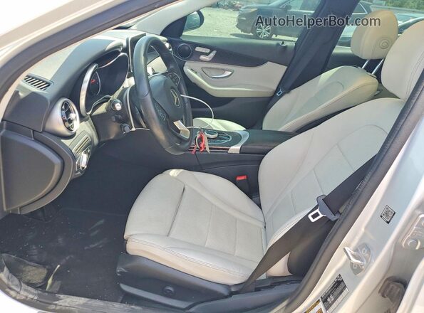 55SWF4JB3HU223564 2017 MERCEDES-BENZ C Серебряный Вид салона спереди