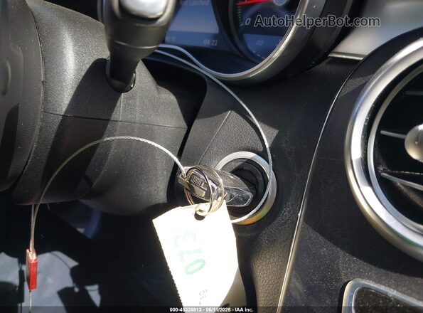 55SWF4JB3HU233141 2017 MERCEDES-BENZ C-CLASS Silver Vista del salpicadero