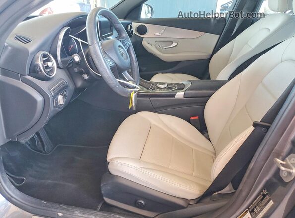55SWF4JB3JU247496 2018 MERCEDES-BENZ C Gray Vista interior delantera