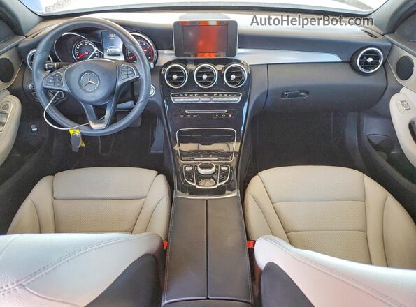 55SWF4JB3JU247496 2018 MERCEDES-BENZ C Gray Vista del salpicadero