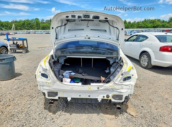 55SWF4JB4HU203324 2017 MERCEDES-BENZ C White Widok z tyłu