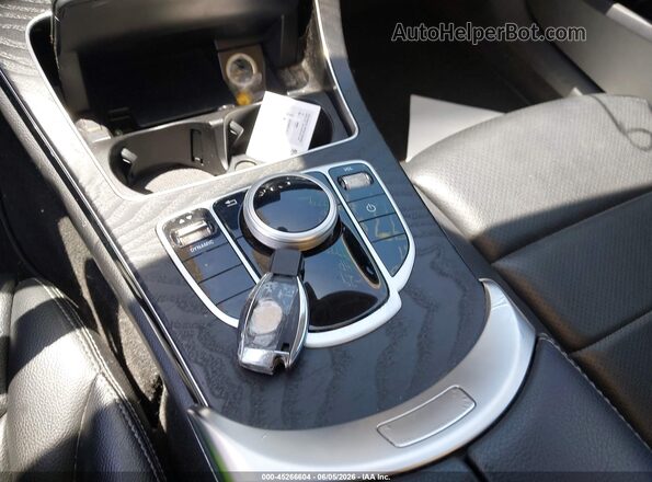 55SWF4JB4HU219779 2017 MERCEDES-BENZ C-CLASS Black Widok deski rozdzielczej