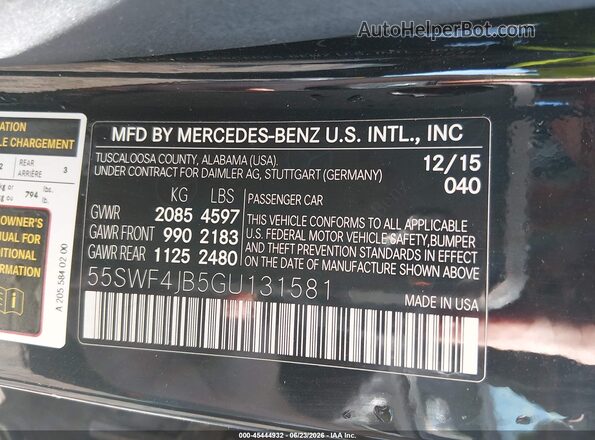 55SWF4JB5GU131581 2016 MERCEDES-BENZ C-CLASS Black Vista del compartimento del motor
