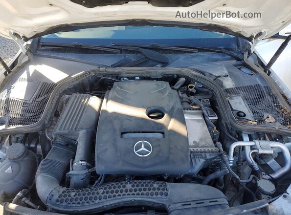 55SWF4JB5JU234815 2018 MERCEDES-BENZ C White Vista interior trasera