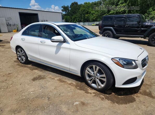 55SWF4JB5JU247726 2018 MERCEDES-BENZ C Белый Передняя правая четверть