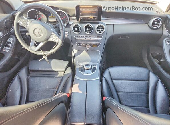 55SWF4JB6HU225034 2017 MERCEDES-BENZ C Black Widok deski rozdzielczej