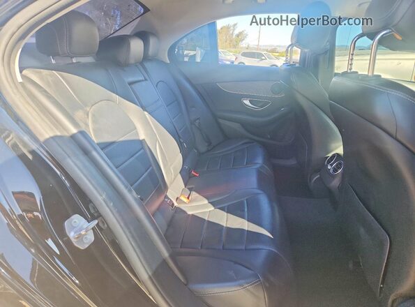 55SWF4JB6HU225034 2017 MERCEDES-BENZ C Black Widok tylnych siedzeń