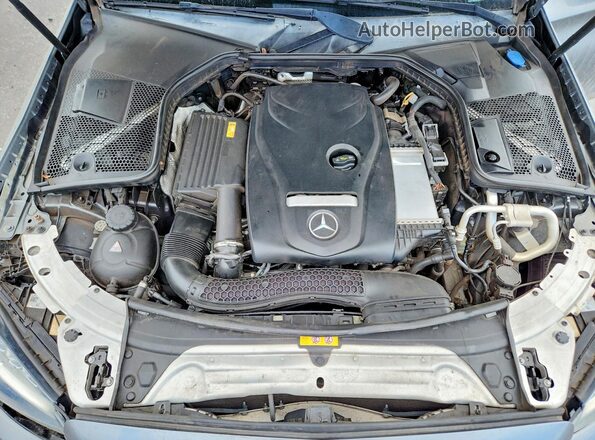 55SWF4JB6JU237447 2018 MERCEDES-BENZ C Gray Vista interior trasera