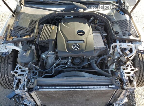 55SWF4JB7HU232252 2017 MERCEDES-BENZ C White Vista interior trasera