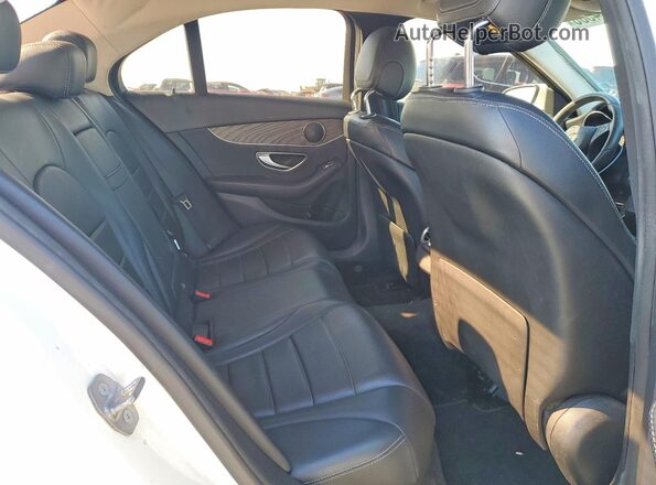 55SWF4JB7HU232252 2017 MERCEDES-BENZ C White Vista de los asientos traseros