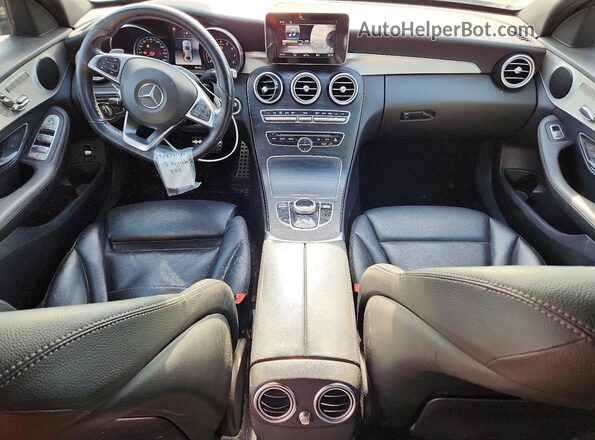 55SWF4JB7JU264060 2018 MERCEDES-BENZ C Black Vista del salpicadero