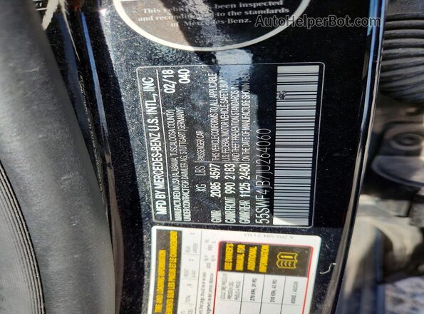 55SWF4JB7JU264060 2018 MERCEDES-BENZ C Black Vista del compartimento del motor