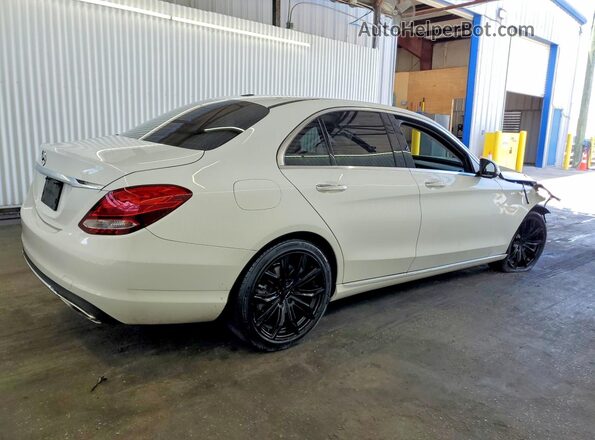 55SWF4JB9GU167984 2016 MERCEDES-BENZ C White Tył prawy