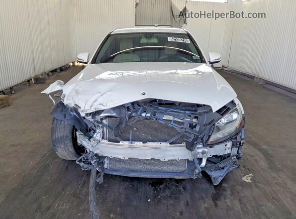 55SWF4JB9GU167984 2016 MERCEDES-BENZ C White Widok z przodu