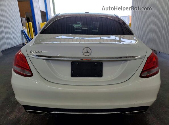 55SWF4JB9GU167984 2016 MERCEDES-BENZ C White Widok z tyłu