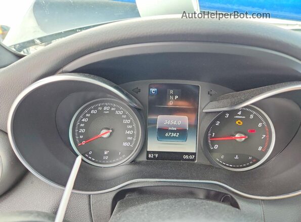 55SWF4JB9JU257983 2018 MERCEDES-BENZ C Серый Вид щитка приборов