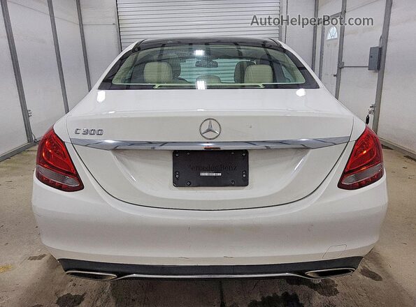 55SWF4JBXGU173017 2016 MERCEDES-BENZ C White Հետևի տեսք