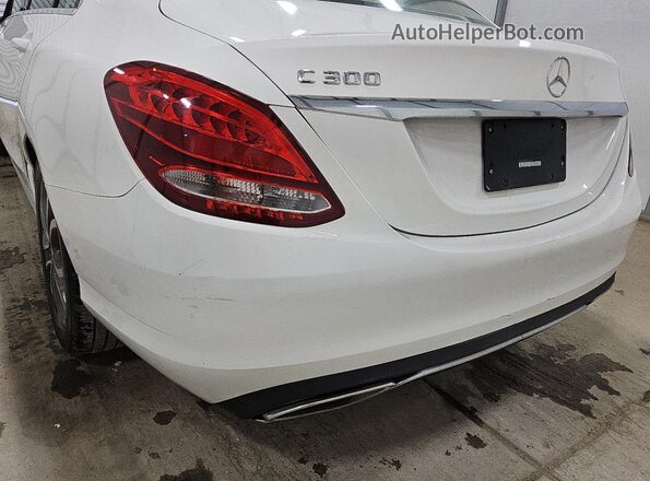 55SWF4JBXGU173017 2016 MERCEDES-BENZ C White 