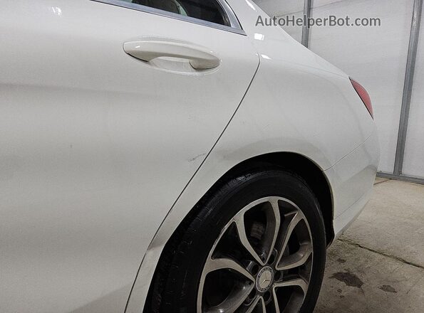 55SWF4JBXGU173017 2016 MERCEDES-BENZ C White 