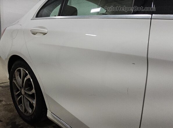 55SWF4JBXGU173017 2016 MERCEDES-BENZ C White 