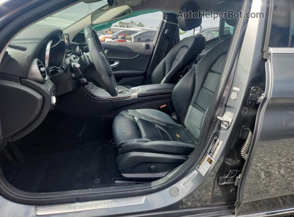 55SWF4JBXHU199618 2017 MERCEDES-BENZ C Gray Widok wnętrza z przodu