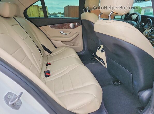 55SWF4KB0HU181675 2017 MERCEDES-BENZ C Белый Вид задних сидений