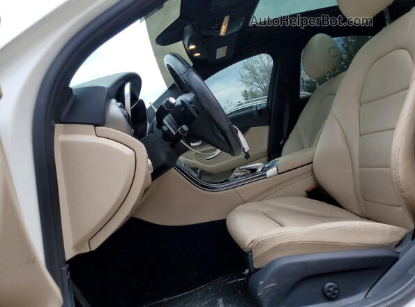 55SWF4KB3GU111375 2016 MERCEDES-BENZ C White Вид салону спереду