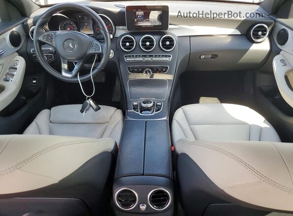 55SWF4KB7JU282475 2018 MERCEDES-BENZ C Charcoal Vista del salpicadero